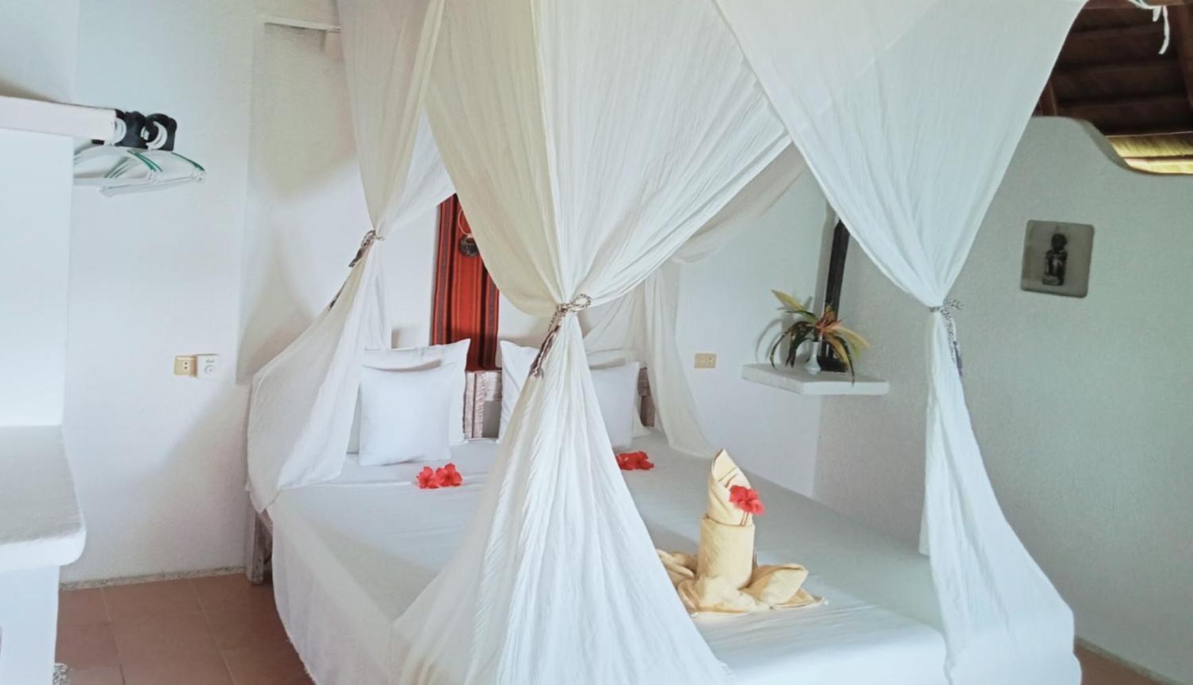 Al Faro Cosmio Hotel Palawan Busuanga Ngoại thất bức ảnh